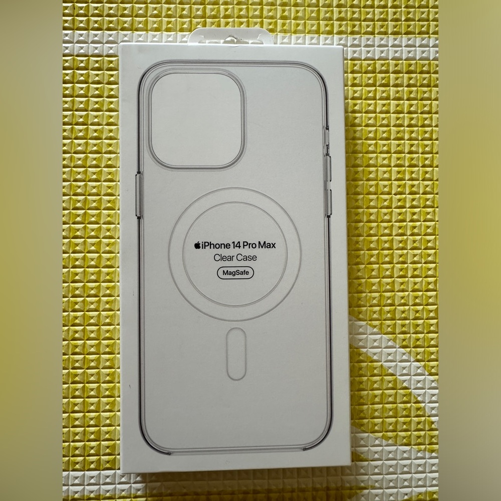 Apple - iPhone 14 Pro Max Case with MagSafe - Clear